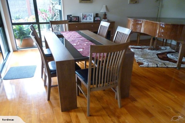 Photo of property in 128a Mellons Bay Road, Mellons Bay, Auckland, 2014