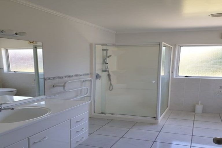 Photo of property in 9 Bocage Lane, West Harbour, Auckland, 0618