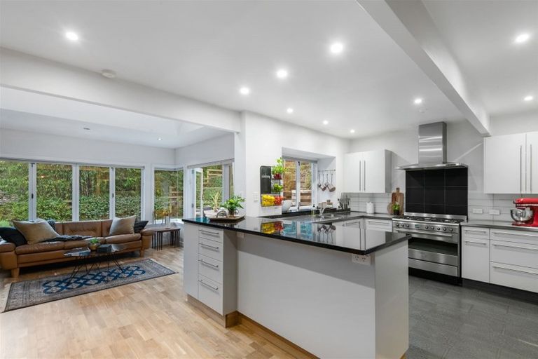 Photo of property in 13 Shalamar Drive, Cashmere, Christchurch, 8022