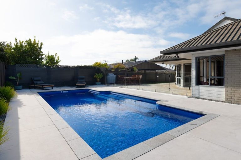 Photo of property in 2 Dallinger Street, St Andrews, Hamilton, 3200