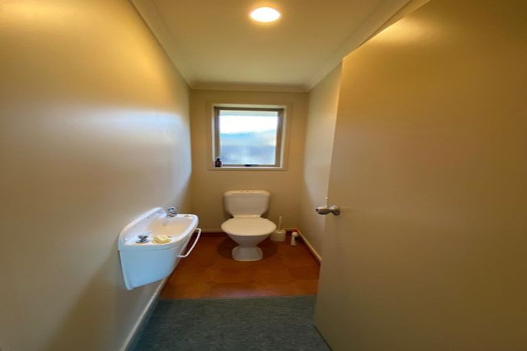 Photo of property in 1 Gardenia Close, Melville, Hamilton, 3206