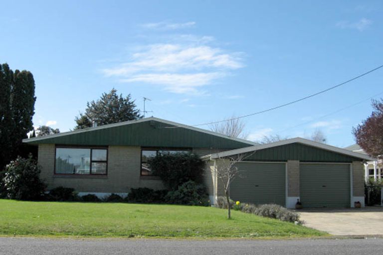 Photo of property in 19 Mahupuku Street, Greytown, 5712