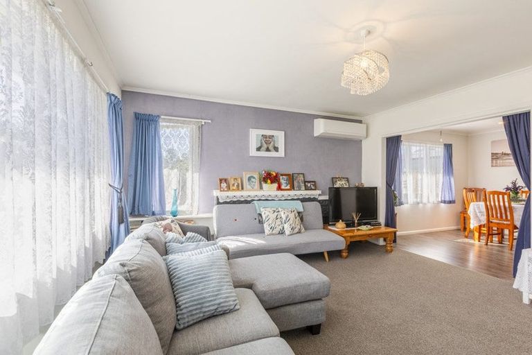 Photo of property in 17 Read Crescent, Clive, 4102