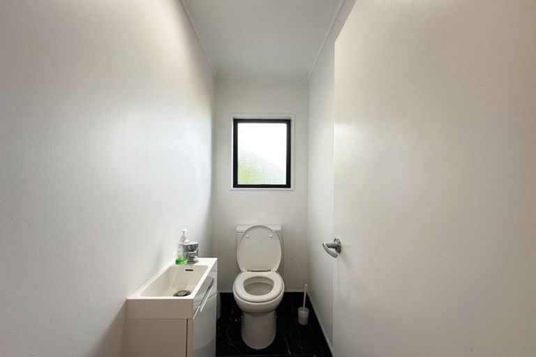 Photo of property in 4/6 Honeysuckle Lane, Mairangi Bay, Auckland, 0630