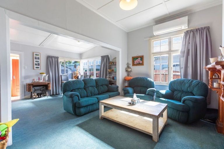 Photo of property in 41 Burns Street, Dannevirke, 4930