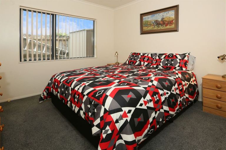 Photo of property in 21 Checkerberry Court, Henderson, Auckland, 0612