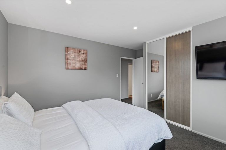 Photo of property in 6 Farnborough Street, Aranui, Christchurch, 8061