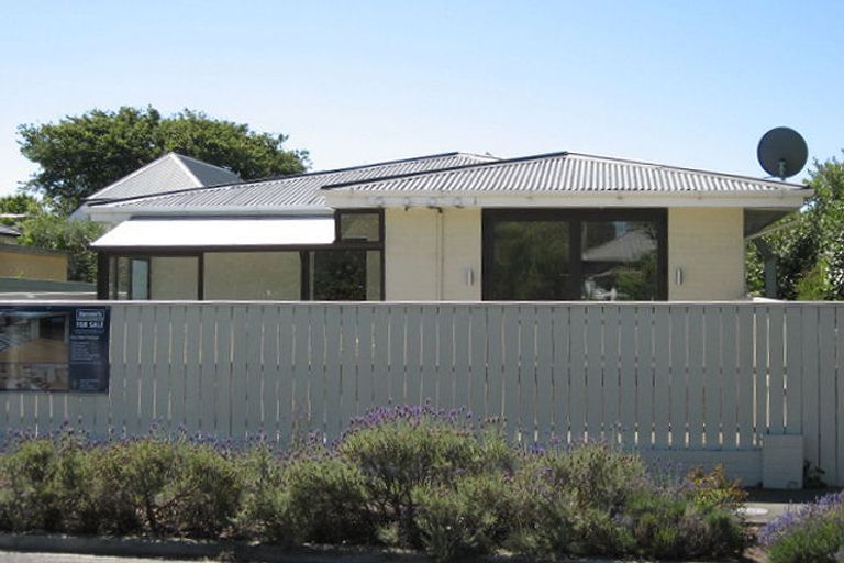 Photo of property in 4/111 Aikmans Road, Merivale, Christchurch, 8014