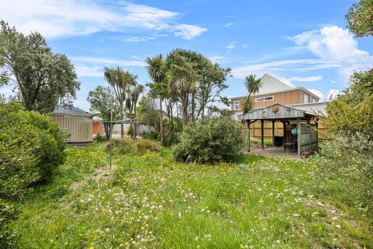 Photo of property in 13 Effingham Street, North New Brighton, Christchurch, 8083