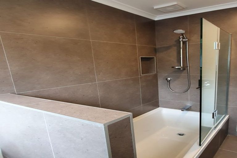 Photo of property in 53 Pemberton Avenue, Bayview, Auckland, 0629