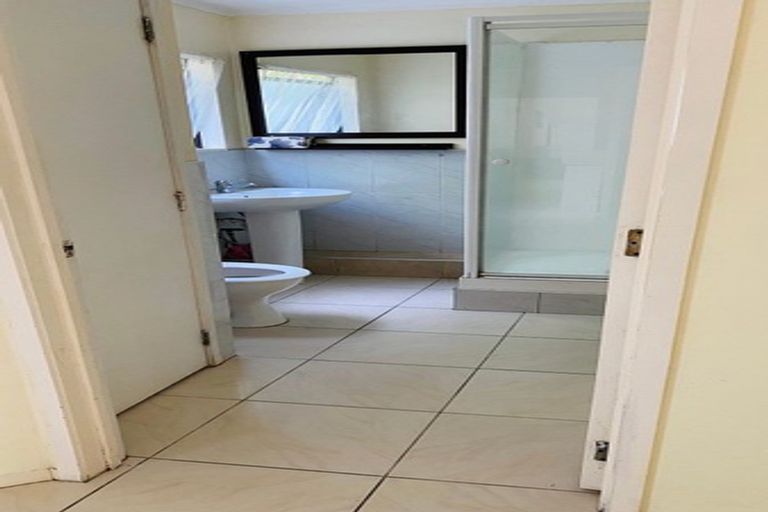 Photo of property in 211 Chelsea View Drive, Chatswood, Auckland, 0626