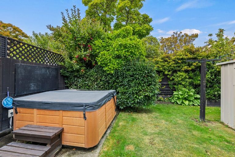 Photo of property in 2/110 Leinster Road, Merivale, Christchurch, 8014