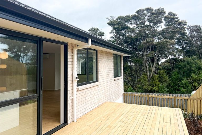 Photo of property in 11 Ti Tree Lane, Stanmore Bay, Whangaparaoa, 0932