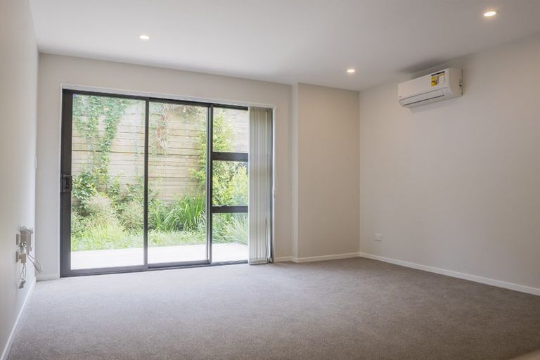 Photo of property in 28 Tukari Lane, Mangere Bridge, Auckland, 2022