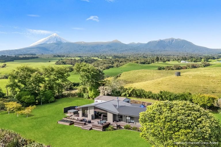 Photo of property in 1459 Carrington Road, Hurworth, New Plymouth, 4371