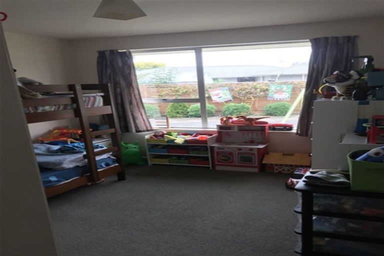 Photo of property in 74 Warren Crescent, Hillmorton, Christchurch, 8025