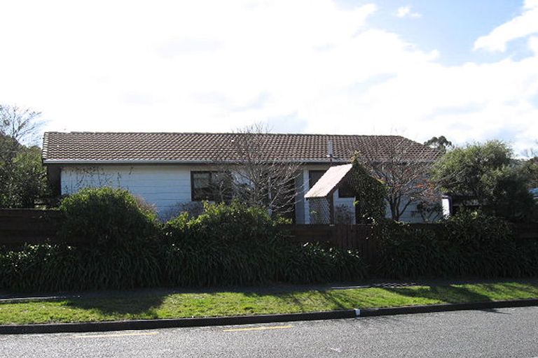 Photo of property in 118 Wellington Road, Wainuiomata, Lower Hutt, 5014