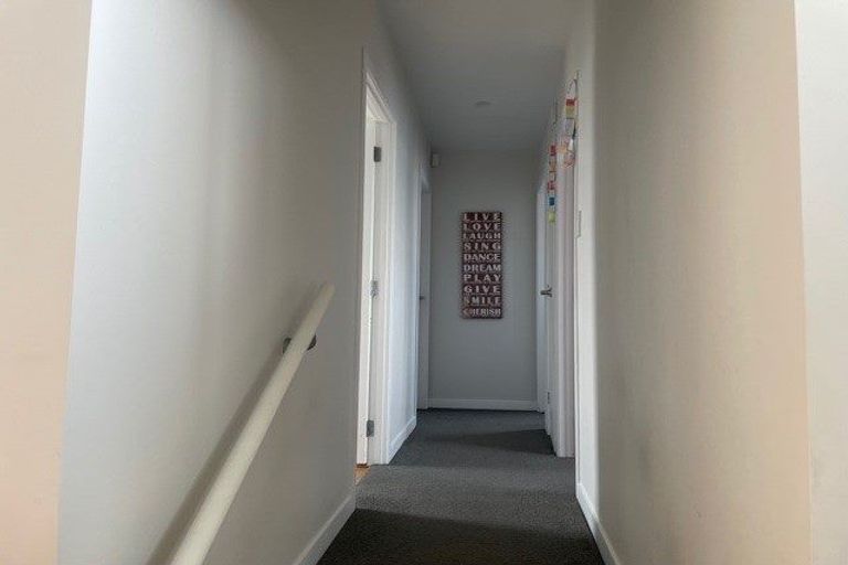 Photo of property in 18 Farnborough Crescent, Mangere, Auckland, 2022