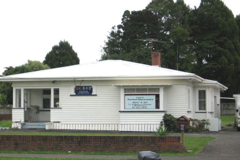 Photo of property in 6 Lincoln Road, Henderson, Auckland, 0610