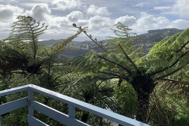 Photo of property in 5a Jerome Way, Crofton Downs, Wellington, 6035