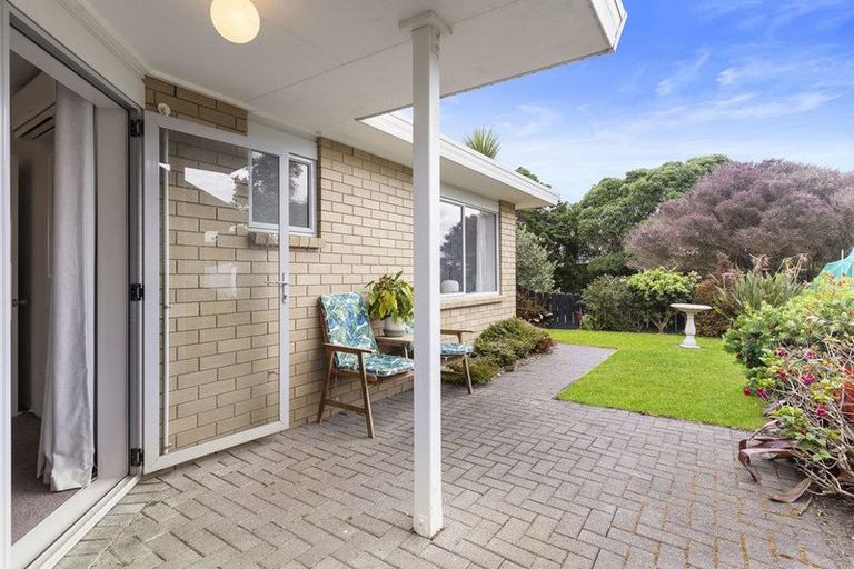 Photo of property in 3/23 Lakeside Drive, Orewa, 0931