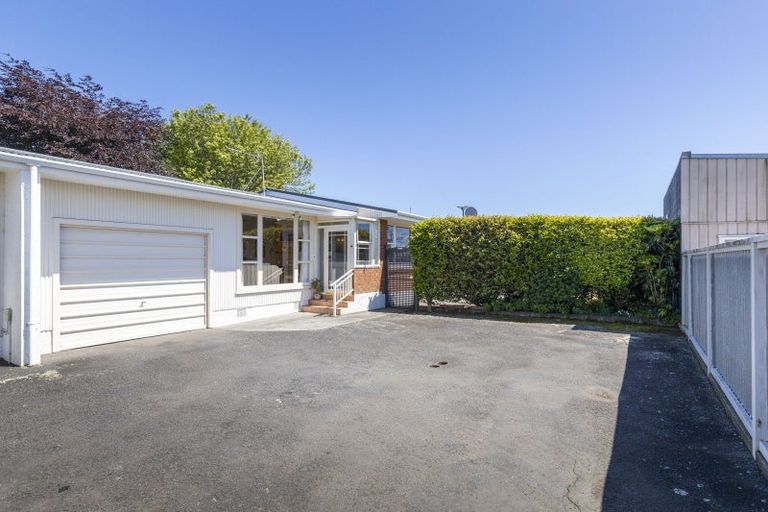 Photo of property in 206a Tukapa Street, Westown, New Plymouth, 4310