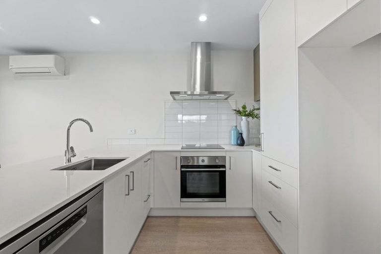 Photo of property in 6/18 Paraone Crescent, Takanini, 2112