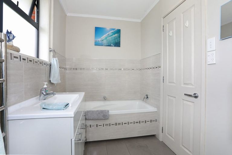 Photo of property in 15 Kennedy Avenue, Feilding, 4702