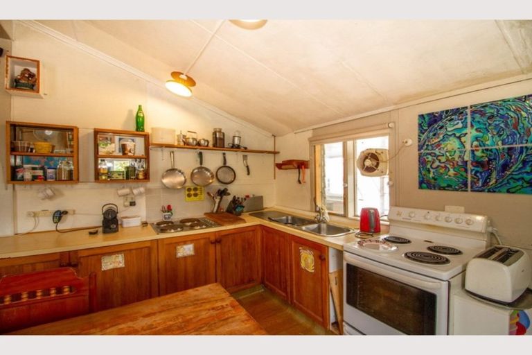 Photo of property in 36 Seddon Street, Waikanae, 5036