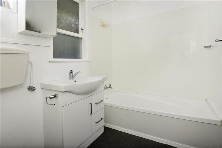 Photo of property in 14 Kirby Street, Glendene, Auckland, 0602