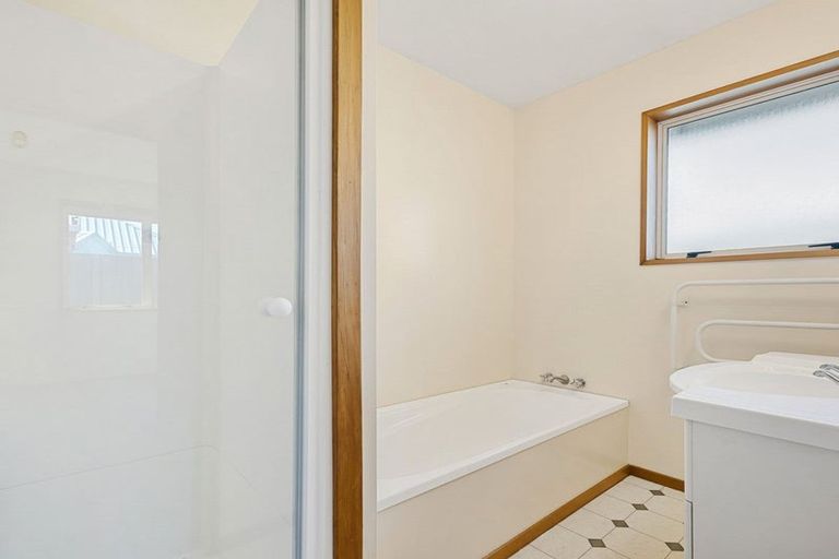 Photo of property in 139a Avonhead Road, Avonhead, Christchurch, 8042