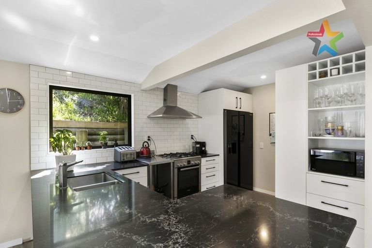 Photo of property in 99 Thurleigh Grove, Karori, Wellington, 6012