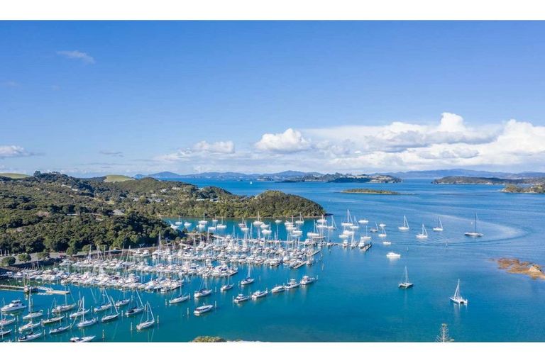 Photo of property in 61 Doves Bay Road, Kerikeri, 0294