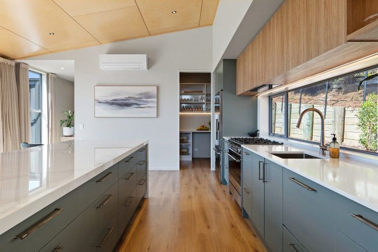 Photo of property in 13 Barnfields Close, Halswell, Christchurch, 8025