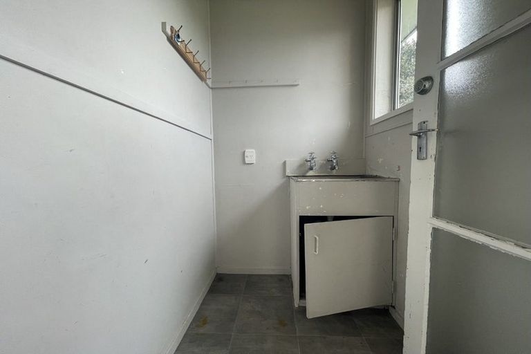 Photo of property in 3 Neems Place, Manurewa, Auckland, 2102