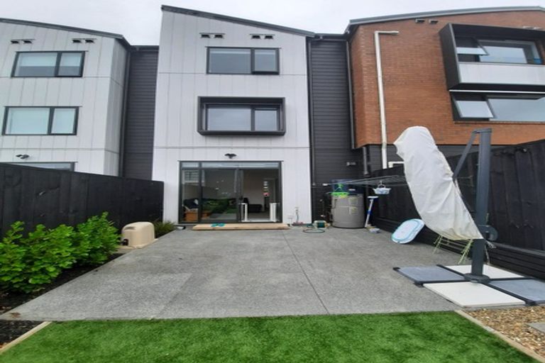 Photo of property in 46 Hobsonville Point Road, Hobsonville, Auckland, 0616