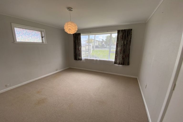 Photo of property in 81 Litten Road, Cockle Bay, Auckland, 2014