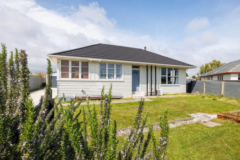 Photo of property in 16 Avon Terrace, Roslyn, Palmerston North, 4414