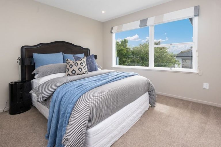 Photo of property in 52 Fordyce Avenue, Sunnyhills, Auckland, 2010