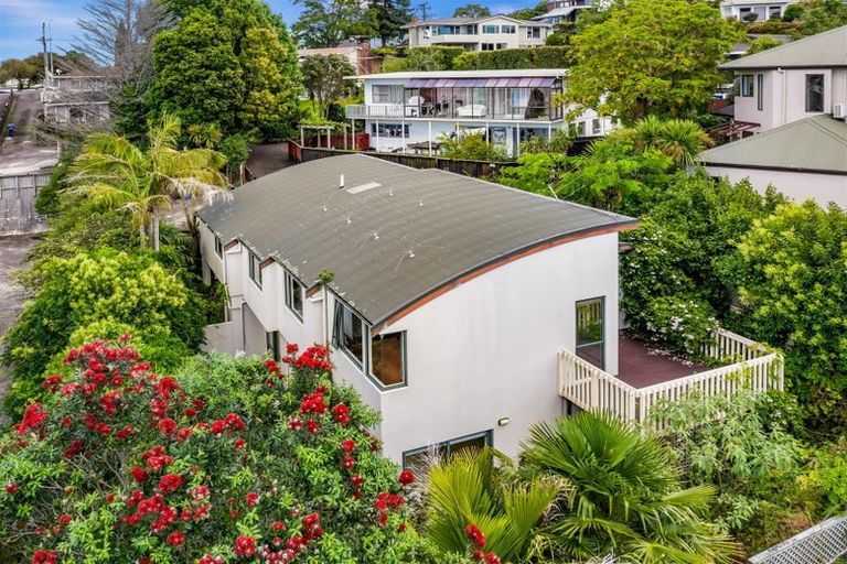 Photo of property in 327c Glenfield Road, Glenfield, Auckland, 0629