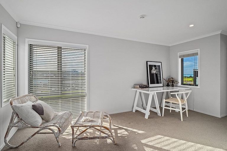 Photo of property in 79 Te Oneroa Way, Long Bay, Auckland, 0630