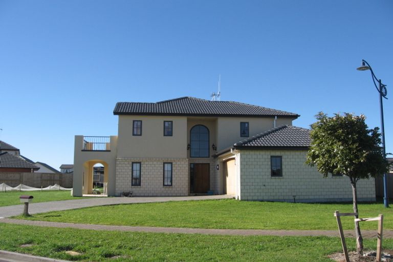 Photo of property in 27 Nielsen Gardens, Rototuna, Hamilton, 3210