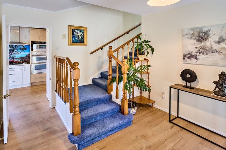 Photo of property in 7 Tui Terrace, Tawa, Wellington, 5028