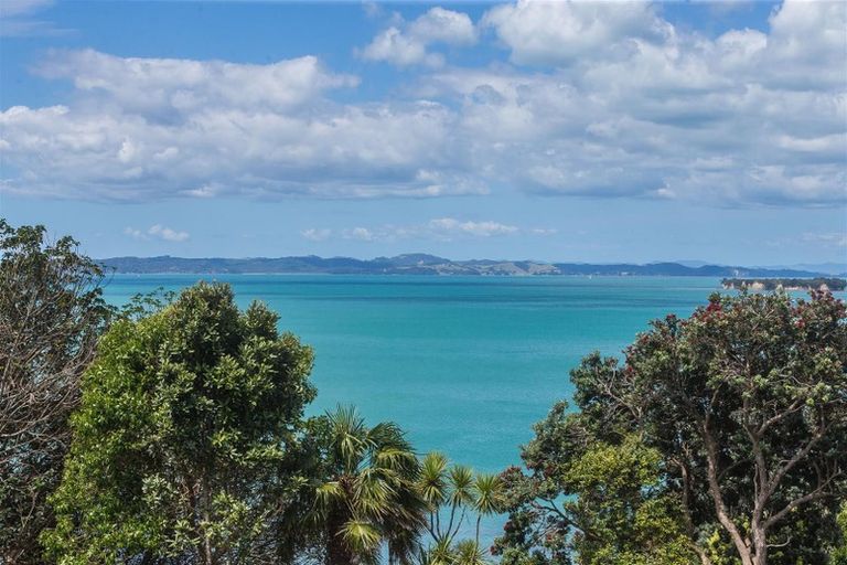 Photo of property in 36 Oceania Place, Mellons Bay, Auckland, 2014