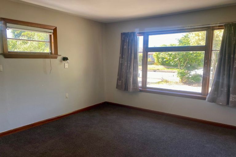 Photo of property in 53 Acacia Avenue, Upper Riccarton, Christchurch, 8041