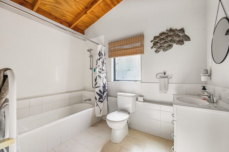 Photo of property in 14 Apollo Place, Snells Beach, 0920