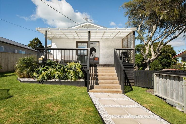 Photo of property in 72 The Crescent, Waihi Beach, 3611