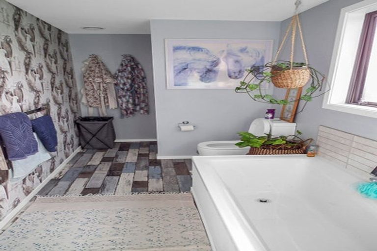 Photo of property in 1/102 Beach Road, Awamoa, Oamaru, 9495