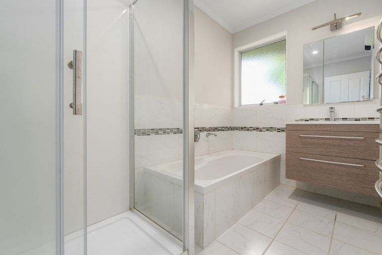 Photo of property in 7 Denver Place, Milson, Palmerston North, 4414