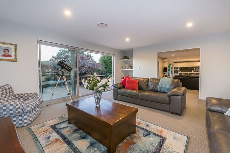 Photo of property in 1 Paikea Place, Somerfield, Christchurch, 8024